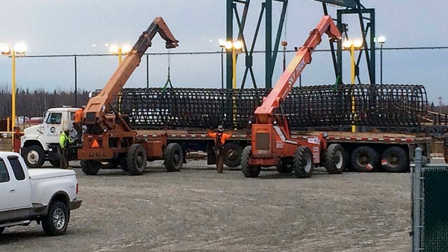 Loading of Pretied Column Cage